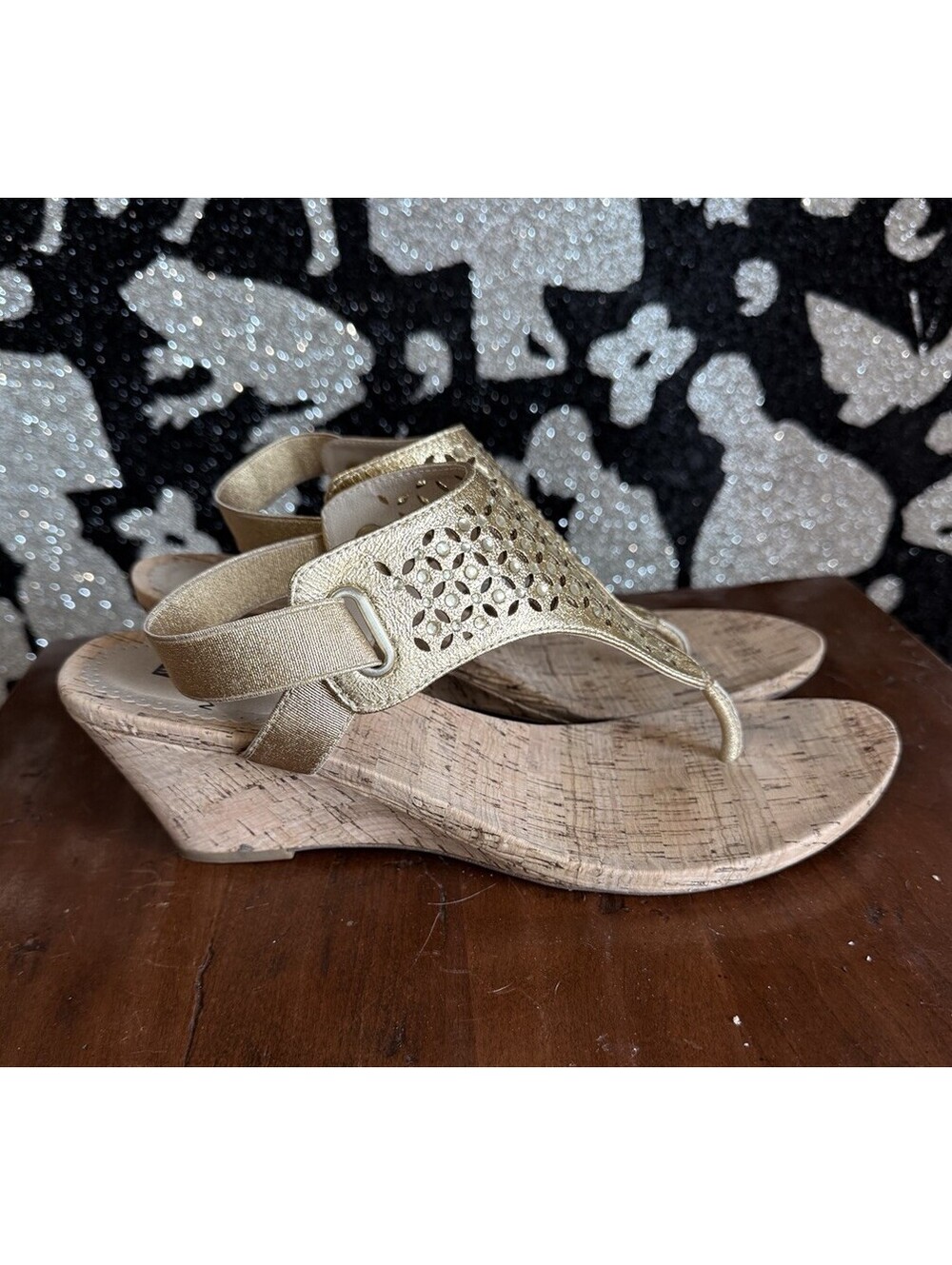 White Mountain Sandals 11 Womens Wedges Slip On Shoes Gold Arnette